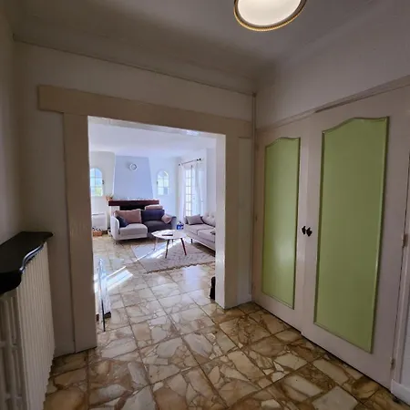 Prázdninový dům Les Grillons, *
